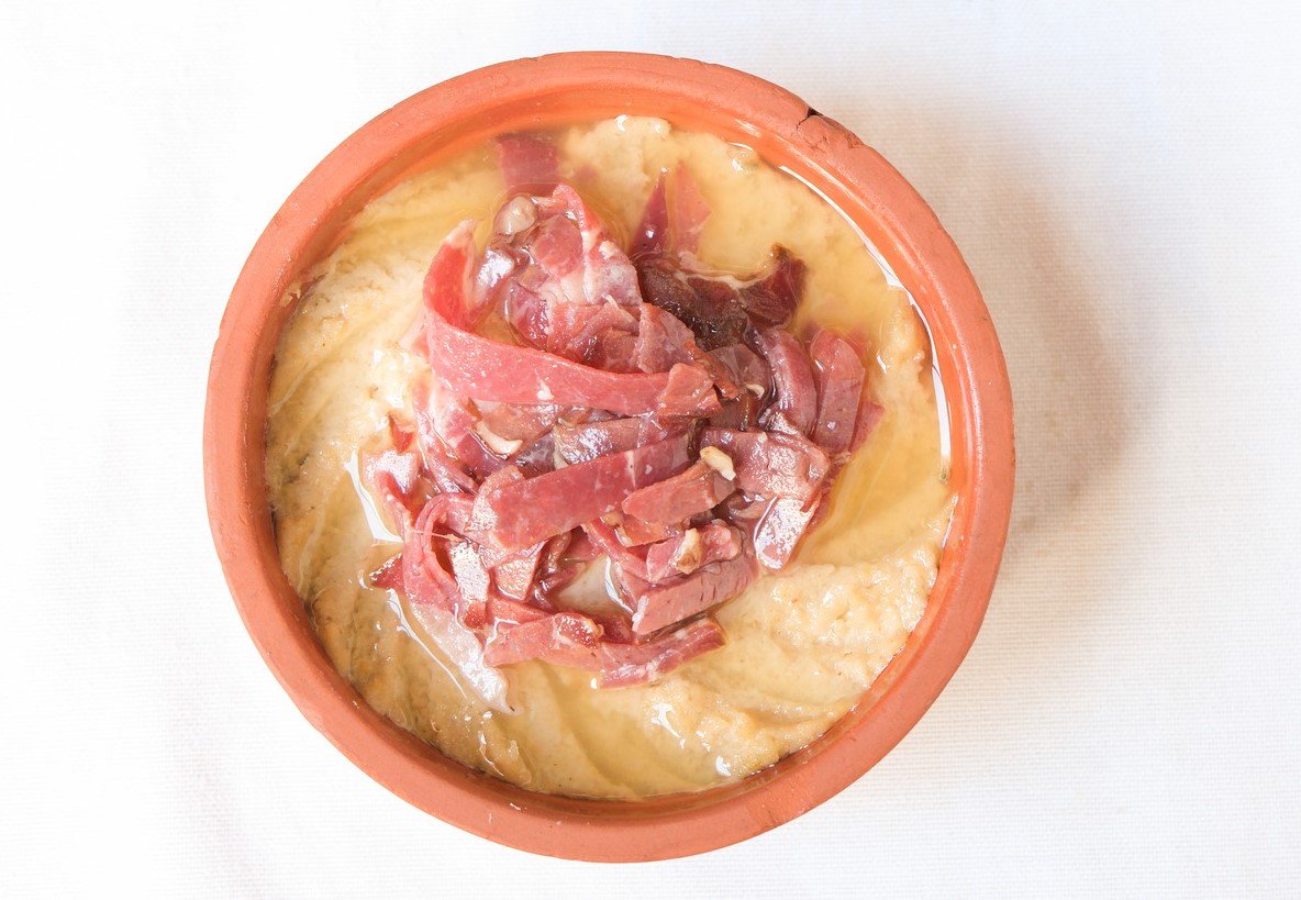 Süreya Ocakbaşı Fırında Pastırmalı Humus